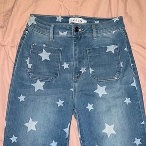 i’m selling these star print boot cut jeans from boot barn, worn once.